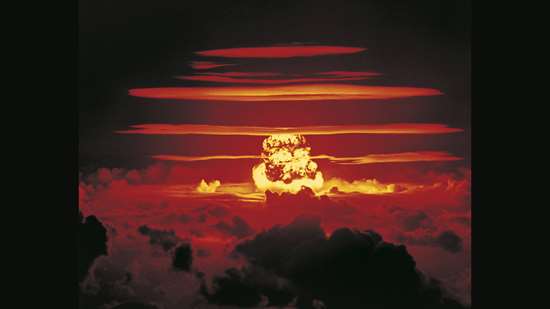 آزمایشات هسته‌ای و تاثیرات آن بر نقض حقوق بشر 