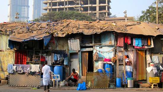 مرکزگرایی و تبعیض علیه افراد حاشیه‌نشین 